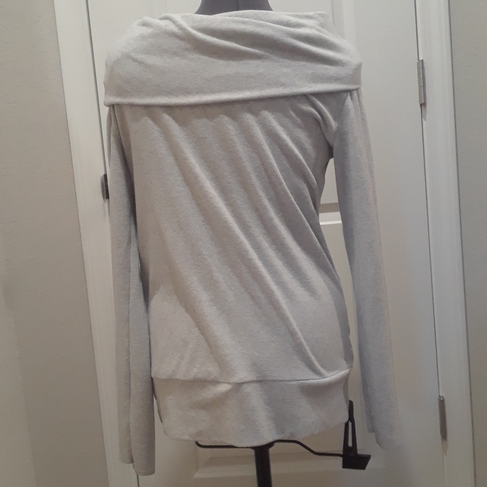 🔥SALE🔥Cowl Neck Grey‎ Long Sleeve Shirt - Picture 3 of 7